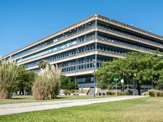 La UBA continúa destacando en el ranking mundial con 5 carreras entre las 50 mejores