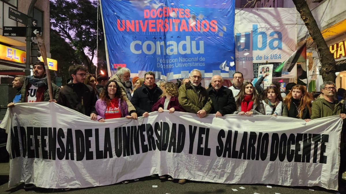 Los salarios universitarios caen hasta un 30% desde 2023