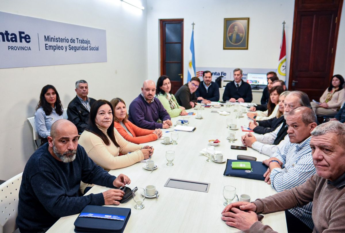 Santa Fe: docentes rechazan la oferta salarial del 7% y debaten los próximos pasos