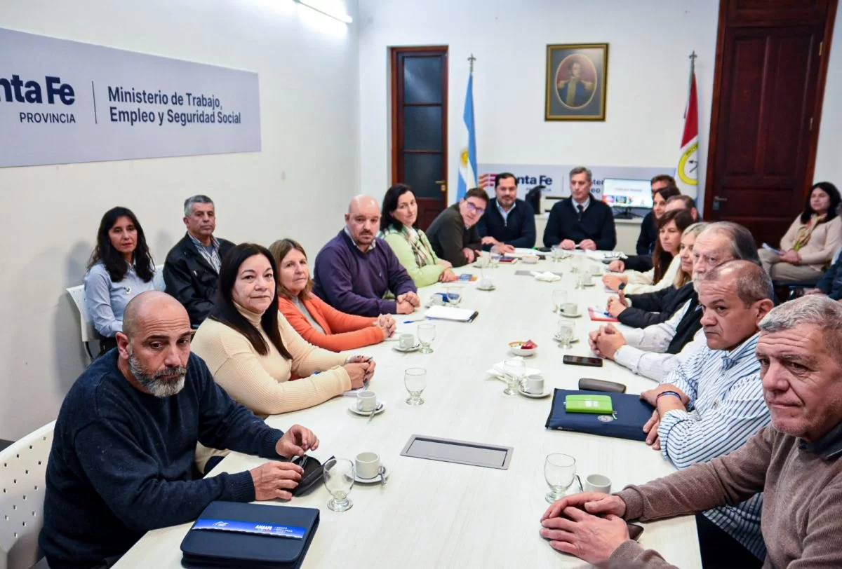 Santa Fe: docentes rechazan la oferta salarial del 7% y debaten los próximos pasos