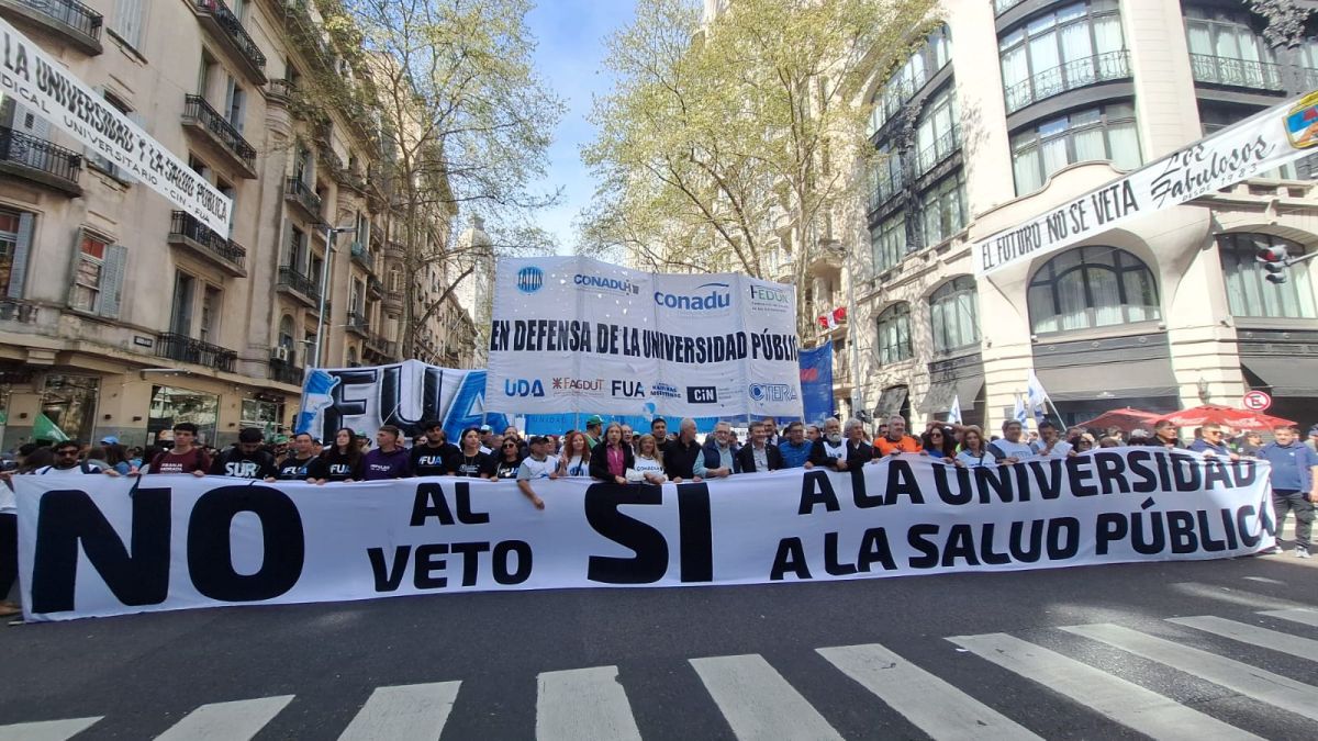 Nueva movilizacin al Congreso en rechazo al veto de la Ley de Financiamiento Universitario