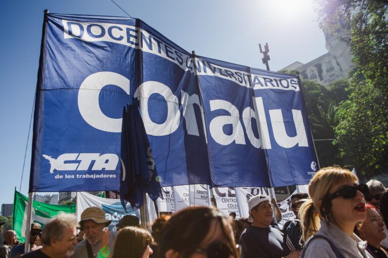 Paro y protesta universitaria ante la no promulgacin del Financiamiento