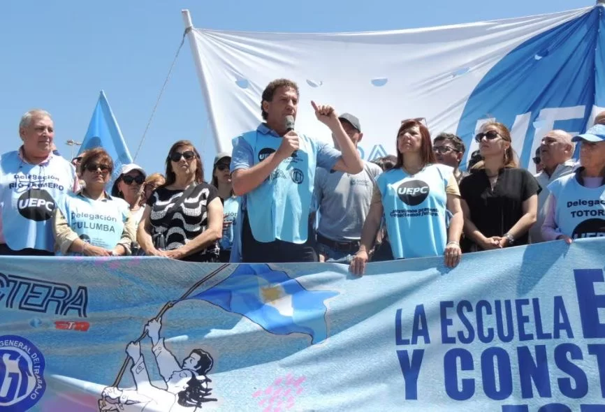 Docentes de Córdoba lograron el reconocimiento de las tareas que realizan fuera de las aulas