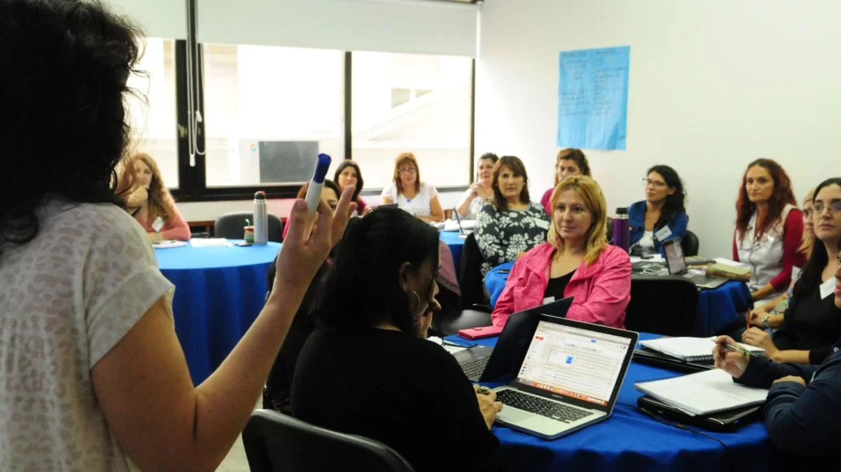 Educación da inicio al sistema de evaluación para institutos de formación docente