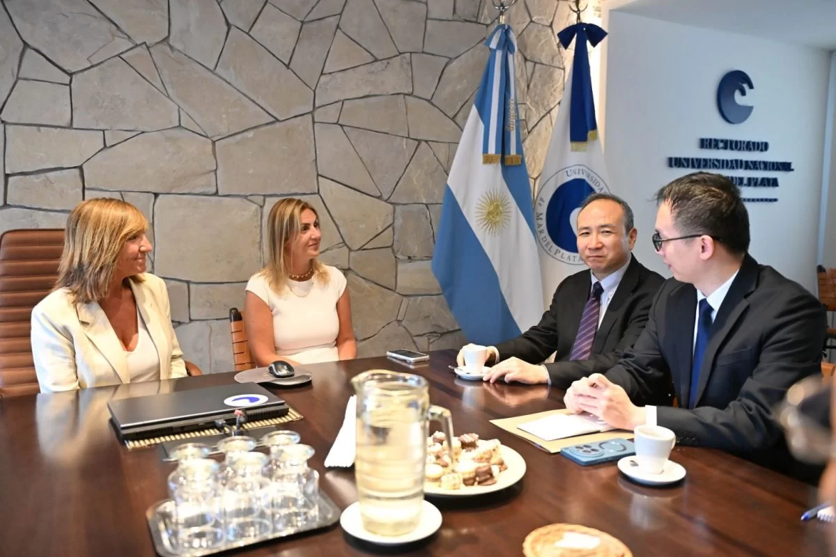 La UNMDP desarrolla una agenda política y educativa con China