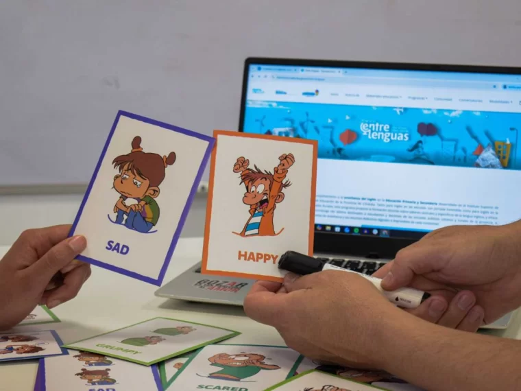 Córdoba apunta a fortalecer la enseñanza del inglés con el programa Entre Lenguas