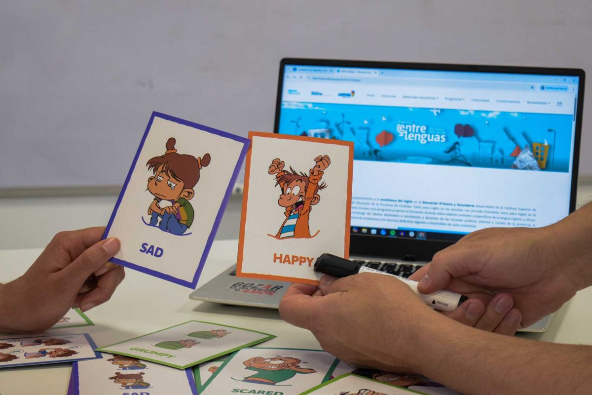 Córdoba apunta a fortalecer la enseñanza del inglés con el programa Entre Lenguas