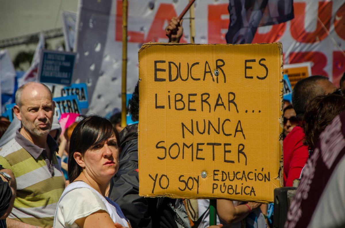 La Escuela P�blica no puede estar sumergida en la pobreza