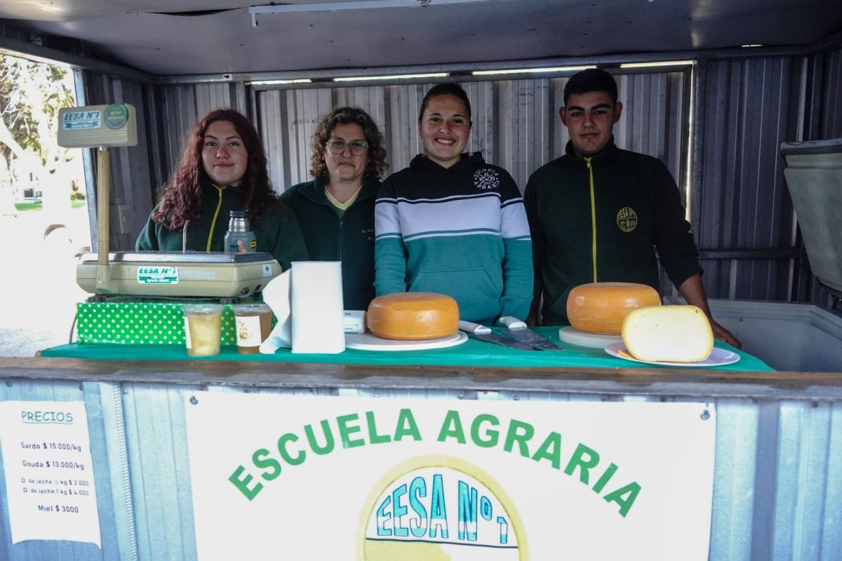 El gobierno bonaerense y la UNLP instalarán un laboratorio de avanzada en una escuela agraria de Alberti