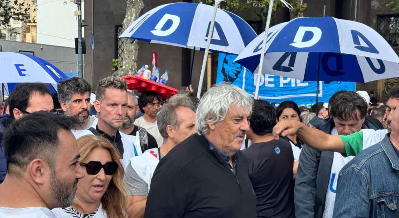 La justicia frenó la esencialidad docente planteada en la reforma laboral de Milei