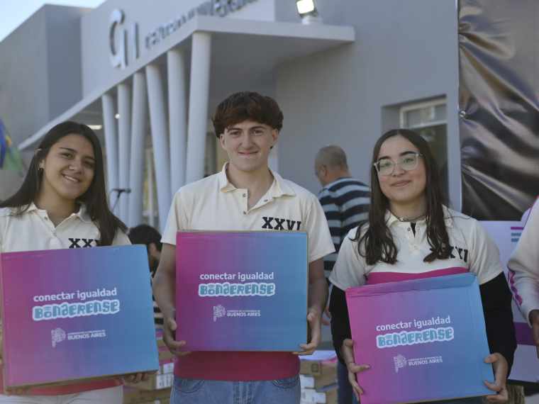 Kicillof inauguró un centro universitario en la ciudad de Carlos Tejedor