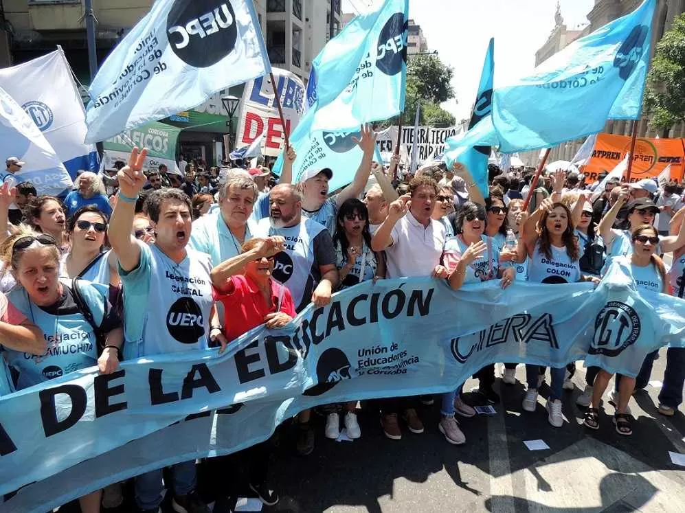 La UEPC aceptó la propuesta del gobierno cordobés y se destrabó la paritaria docente