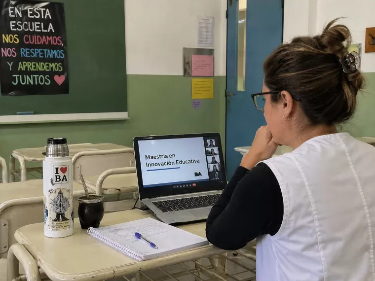 Ofrecen maestrías internacionales para docentes porteños con becas del 60%