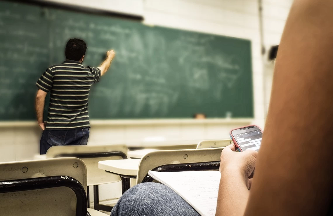 La inteligencia artificial responde; la escuela todavía tiene que escuchar