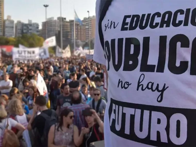 Por desacuerdo paritario no habrá clases en las universidades hasta el martes 22