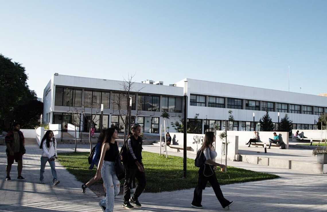 Cuáles son las universidades que abren su inscripción en el mes de octubre